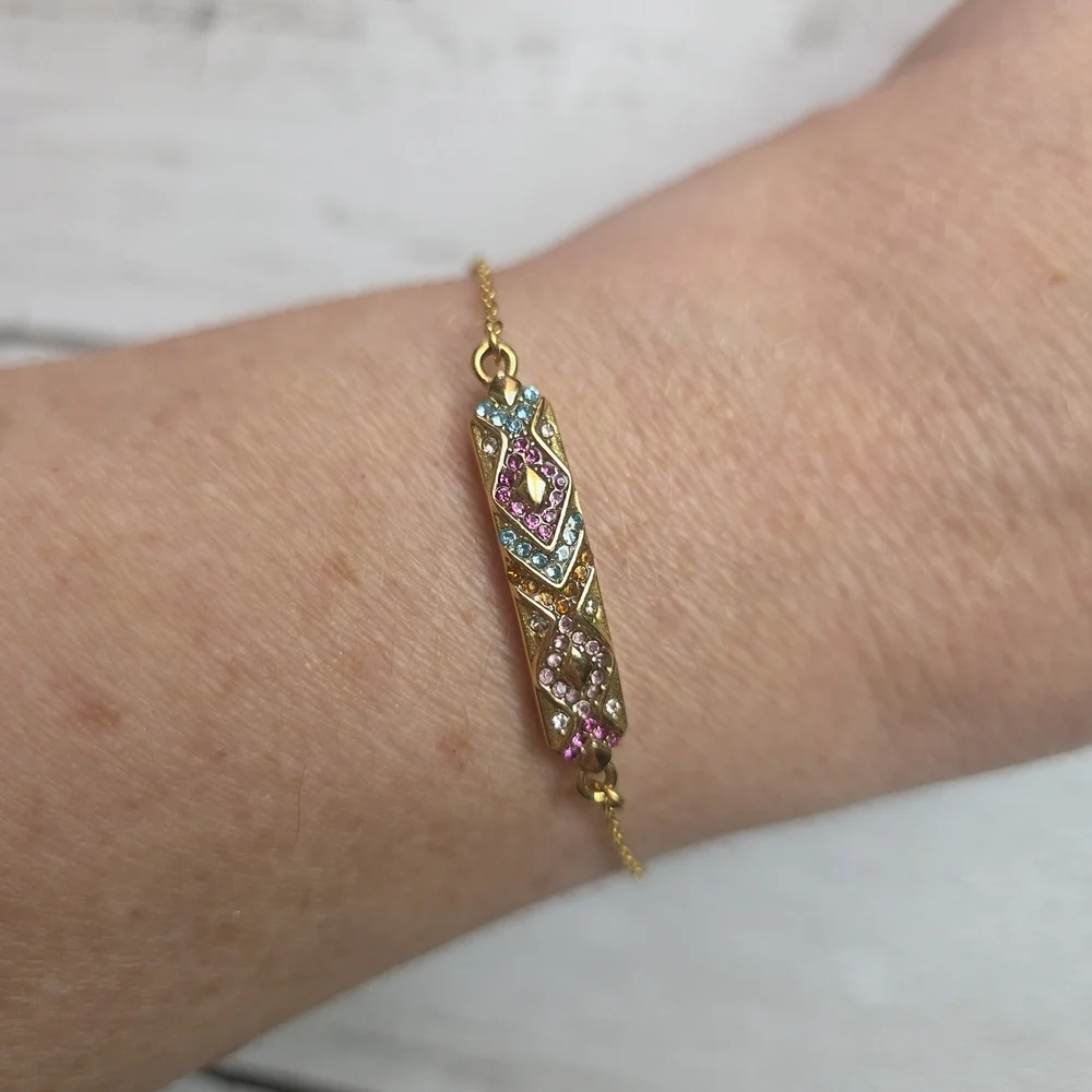 Plunder gold tone